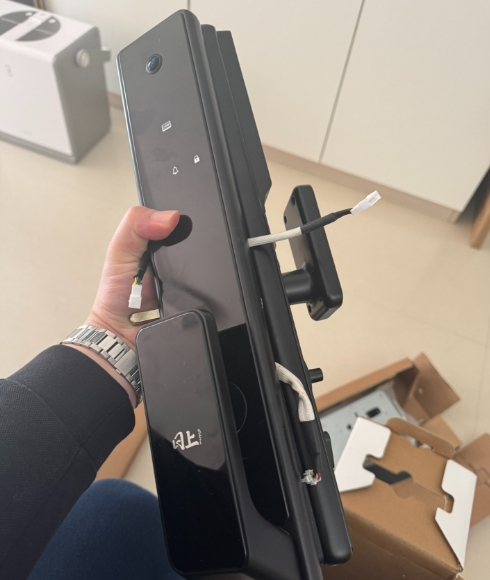 日上智能锁V6，从之前门上拆下，功能完好 低价出