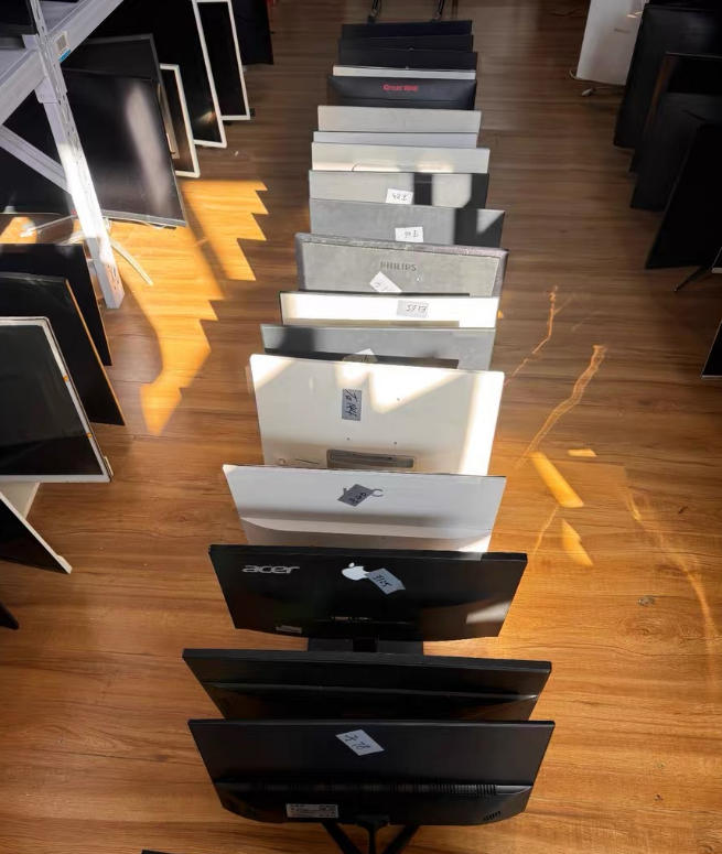 19寸20寸22寸24寸显示器包邮处理，全正常使用，原装正品