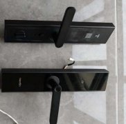 出天能智能门锁一套，带NFC卡+钥匙，功能全正常